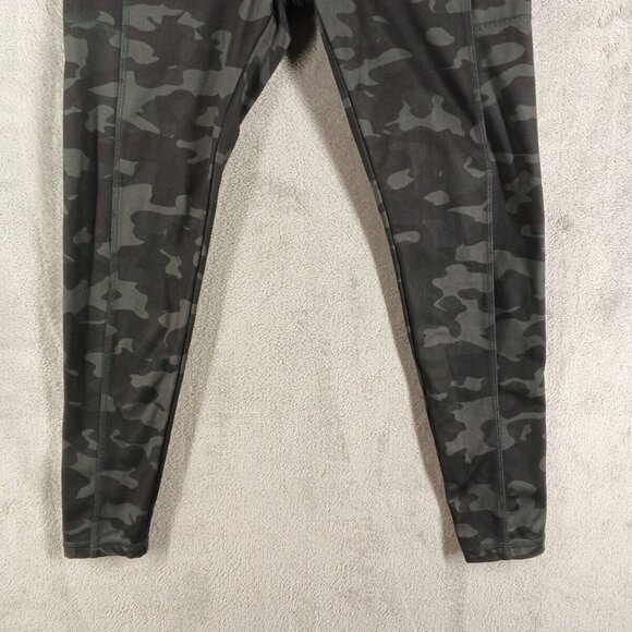 DANKSIN Women Gym Leggings Size SMALL(4-6) Camouflage Pull on Knit - Picture 3 of 10